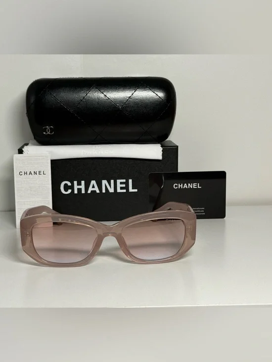 CHANEL Pink Cat-Eye Sunglasses with Signature CC Logo - Picture 2 of 4